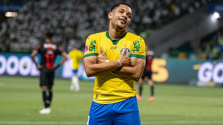 Vitor Roque é uma das estrelas do Verdão