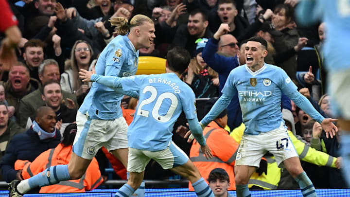 TOPSHOT-FBL-ENG-PR-MAN CITY-MAN UTD