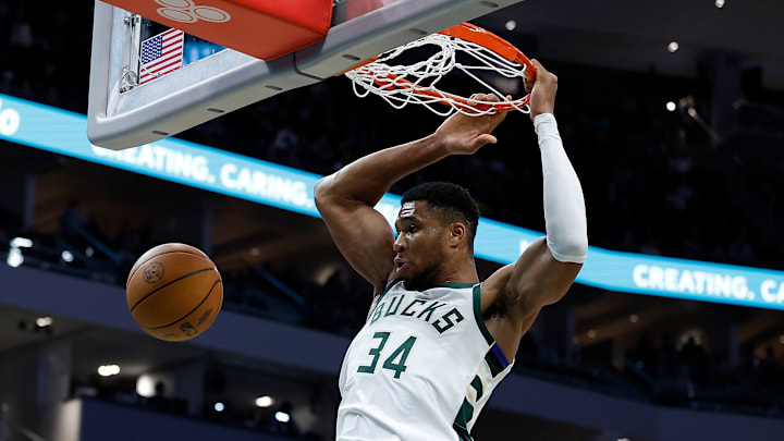 Detroit Pistons v Milwaukee Bucks