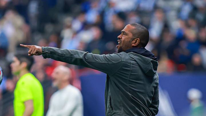 Robin Fraser provides direction to Toronto FC against the Vancouver Whitecaps.