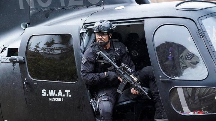 “High Ground” – During a hiking trip, Powell and Gamble stumble upon an illegal weed farm and find themselves taking on a dangerous cartel, on S.W.A.T., Friday, Feb. 28 (10:00-11:00 PM, ET/PT) on the CBS Television Network, and streaming on Paramount+ (live and on-demand for Paramount+ with SHOWTIME subscribers, or on-demand for Paramount+ Essential subscribers the day after the episode airs)*. Pictured (L-R): Shemar Moore as Daniel “Hondo” Harrelson. Bill Inoshita/Sony Pictures Television/CBS
