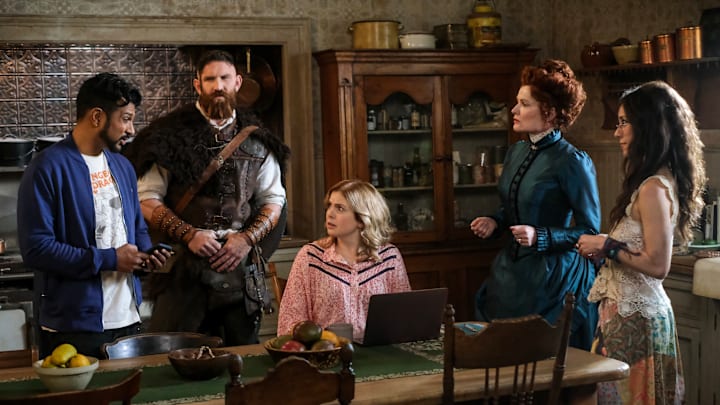 “His Girl Shiki” – Pete makes good on his promise to find someone for Sasappis by bringing in a wisecracking 1940s screenwriter who also has the ability to roam, on the CBS Original series GHOSTS, Thursday, April 3 (8:31-9:01 PM, ET/PT) on the CBS Television Network, and streaming on Paramount+ (live and on demand for Paramount+ with SHOWTIME subscribers, or on demand for Paramount+ Essential subscribers the day after the episode airs)*. Pictured (L-R): Utkarsh Ambudkar as Jay, Devan Chandler