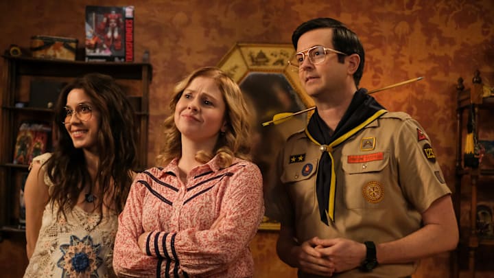 “His Girl Shiki” – Pete makes good on his promise to find someone for Sasappis by bringing in a wisecracking 1940s screenwriter who also has the ability to roam, on the CBS Original series GHOSTS, Thursday, April 3 (8:31-9:01 PM, ET/PT) on the CBS Television Network, and streaming on Paramount+ (live and on demand for Paramount+ with SHOWTIME subscribers, or on demand for Paramount+ Essential subscribers the day after the episode airs)*. Pictured (L-R): Sheila Carrasco as Flower, Rose McIver as