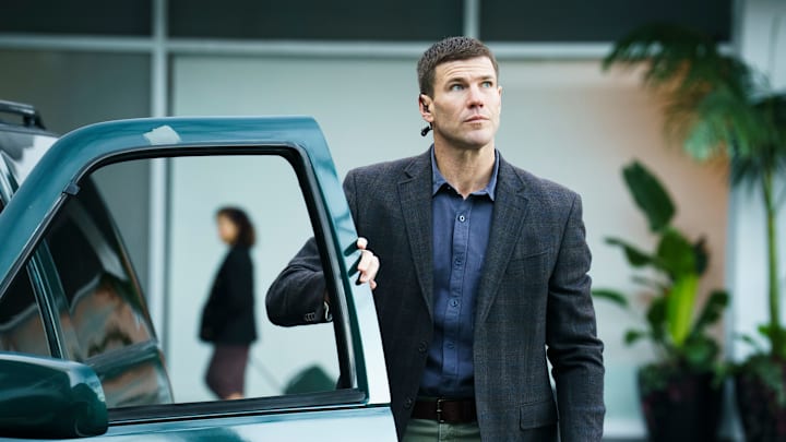 "Who’s Gonna Drive You Home?" -- Coverage of the CBS Original Series NCIS: ORIGINS, scheduled to air April 21 (9:00-10:00 PM, ET/PT) on the CBS Television Network. Pictured: Austin Stowell as Leroy Jethro Gibbs. Photo: Erik Voake/CBS ©2026 CBS Broadcasting, Inc. All Rights Reserved.