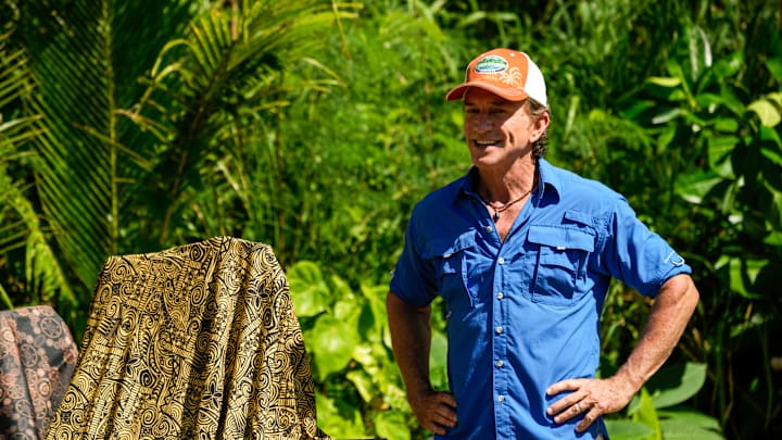 “Act One of a Horror Film” – SURVIVOR. Pictured (L-R): Jeff Probst. Photo: Robert Voets/CBS ©2025 CBS Broadcasting, Inc. All Rights Reserved.