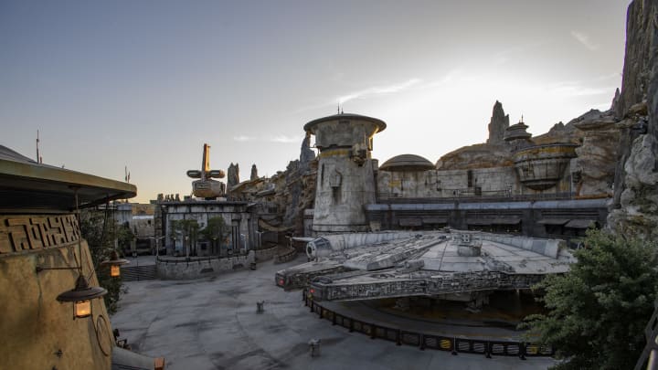 STAR WARS: GALAXY'S EDGE - ADVENTURE AWAITS - Freeform will give viewers an exciting behind-the-scenes look at the new lands at Walt Disney World Resort in Florida and Disneyland Resort in Southern California with a two-hour special, "Star Wars: Galaxy's Edge - Adventure Awaits," premiering SUNDAY, SEPT. 29, at 8 p.m. EDT. Hosted by Neil Patrick Harris, the immersive and exclusive television event will allow audiences to explore the epic new lands and learn more about how this new planet of