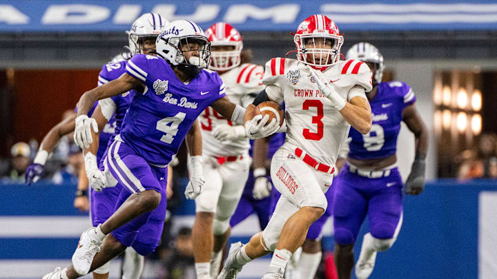 Mark Zackery chases down a wide receiver