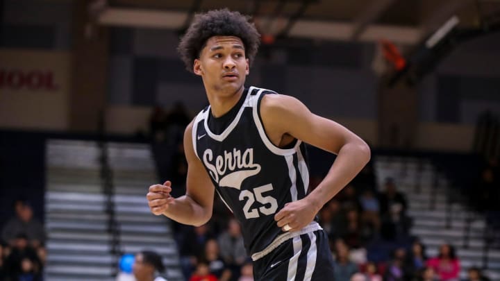 Serra's Maximo Adams (25) looks to coaches as he runs down the court during the first quarter of their first-round CIF-SS playoff game at Indio High School in Indio, Calif., Wednesday, Feb. 7, 2024.