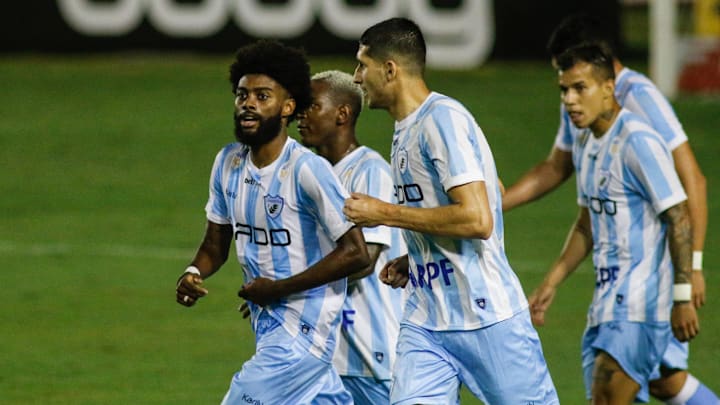 Pentacampeão do Paranaense, Londrina pode aproveitar o embalo para tentar reagir na Série B do Brasileirão Pentacampeão do Paranaense, Londrina pode aproveitar o embalo para tentar reagir na Série B do Brasileirão