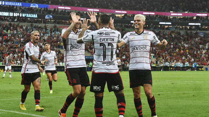 Flamengo venceu por 2 a 0 no confronto de ida, com gols de Cebolinha e Pedro