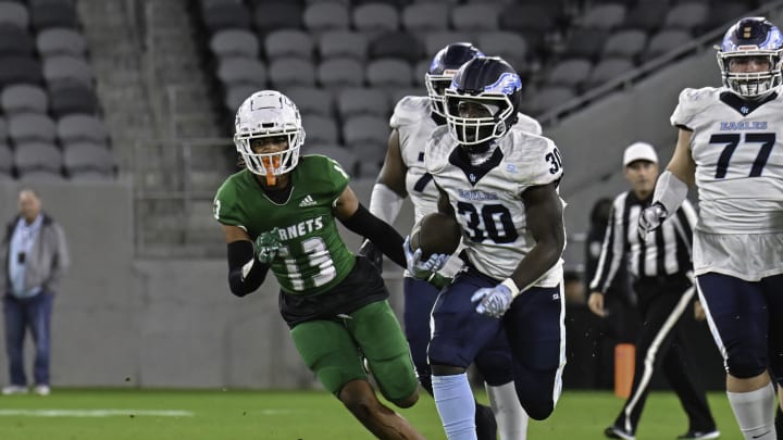 Granite Hills running back Max Turner carries the ball in the 2023 Open Division championship game | Justin Fine