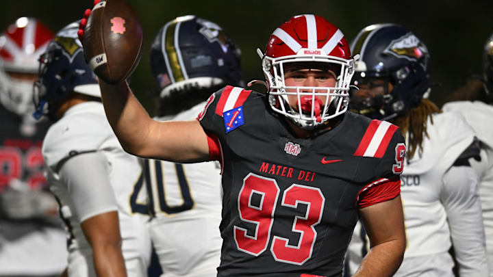 Mater Dei enjoyed a dominant first half against St. John Bosco in the 2024 regular season.