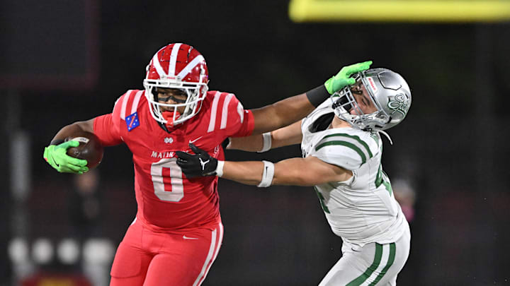 Jordon Davison and Mater Dei brushed aside De La Salle in the 2024 CIF Open Division state championship game. The Monarchs won, 37-15.