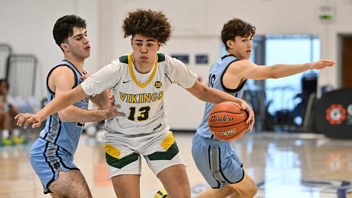 Vanden vs. Clovis North at Crush in the Valley Showcase 2025.