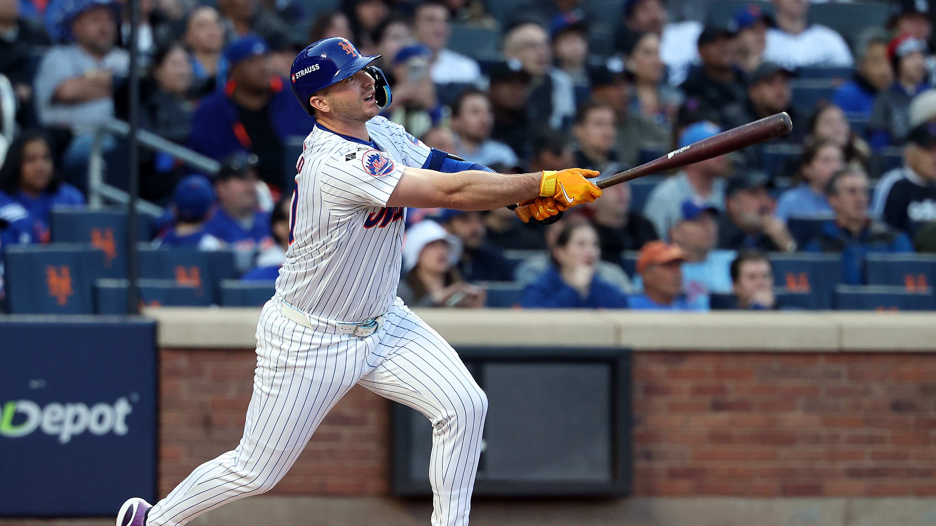 Should the SF Giants now pivot to a powerhitting first baseman?