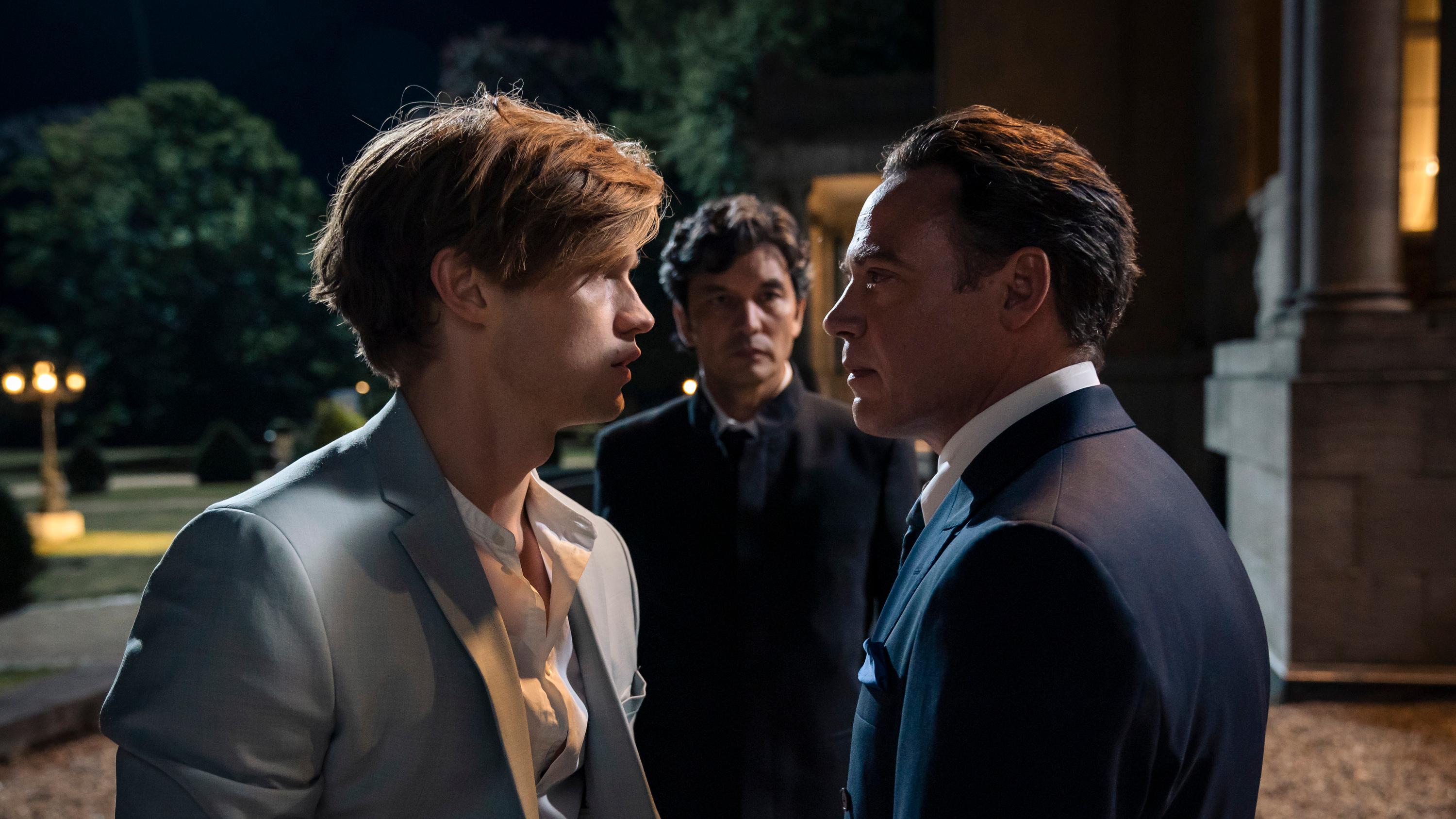 ダミアン・ハードゥンがマクストン・ホールをからかう – 『World Between Us』シーズン2は「本当に暗い」