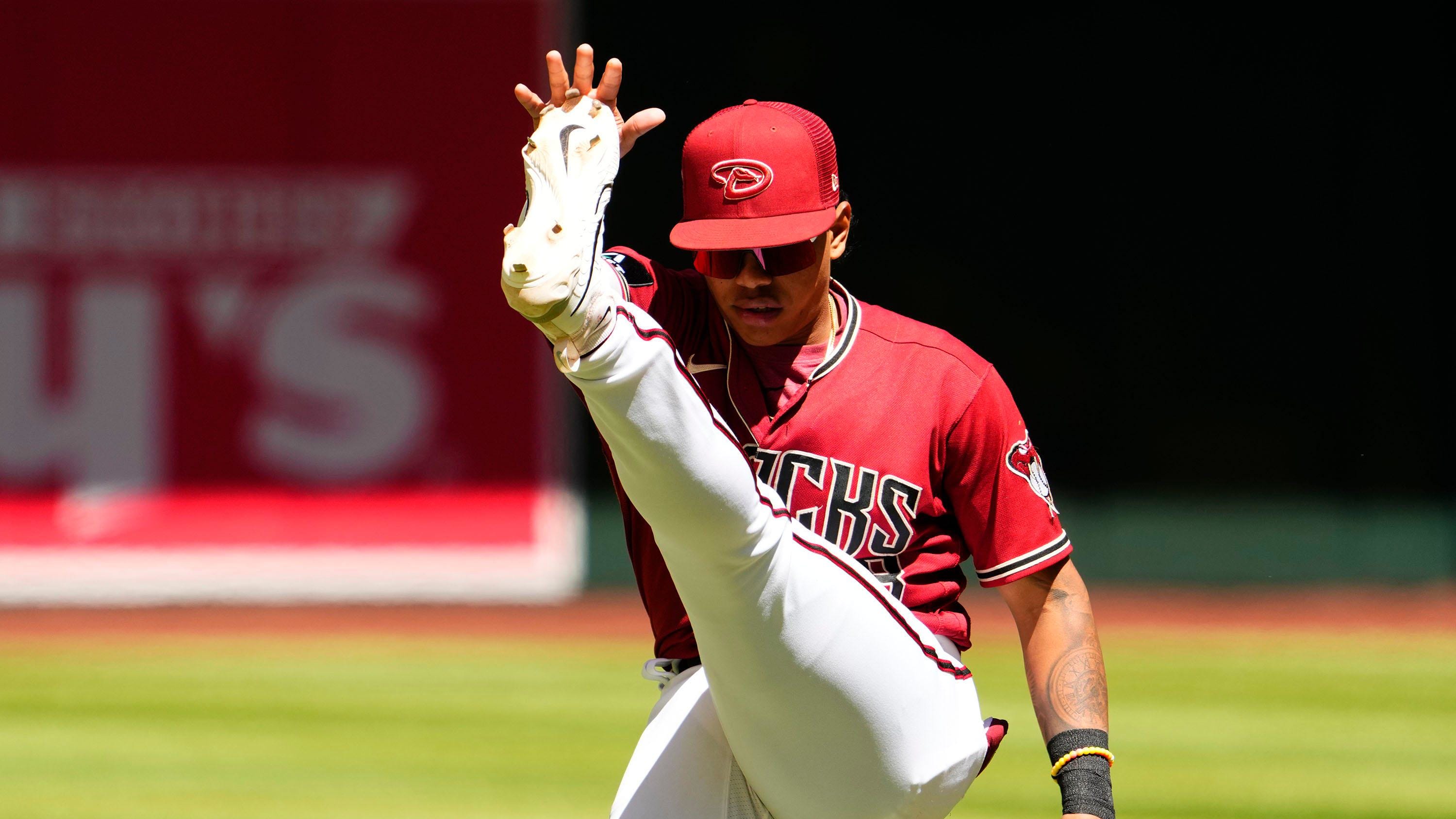 Arizona Diamondbacks infielder Cristofer Torin (8) warms-up before playing against the Cleveland Guardians.