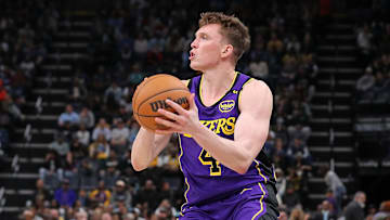 Los Angeles Lakers v Memphis Grizzlies