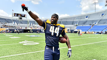 Memphis Showboats defensive end Jaylon Allen (44)