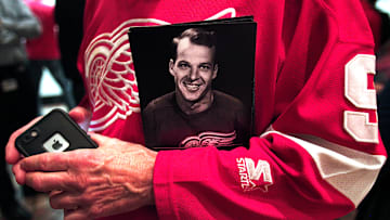Mourners And NHL Fans Attend Gordie Howe Visitation In Detroit