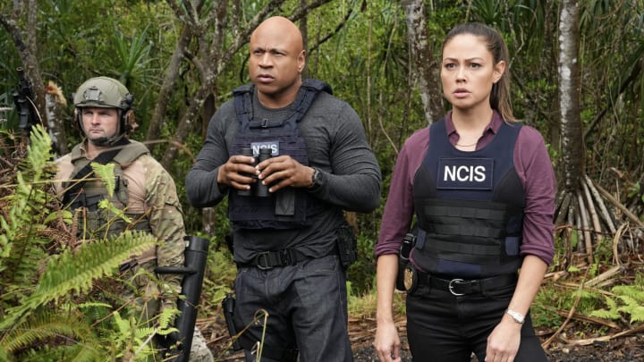 “Crash and Burn” – Following the crash of a prisoner transport plane, the NCIS team must find the convicts that escaped onto the island. Meanwhile, Sam Hanna and Tennant are tasked with locating a high-profile Russian prisoner known as “The Chemist,” on the conclusion of the two-part season three premiere of the CBS Original series NCIS: HAWAI’I, Monday, Feb. 19 (10:00-11:00 PM, ET/PT) on the CBS Television Network, and streaming on Paramount+ (live and on demand for Paramount+ with SHOWTIME