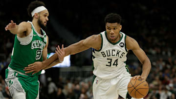 Giannis Antetokounmpo logró 30 puntos ante los Pistons