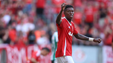 Vitão é peça-chave no sistema defensivo do Internacional