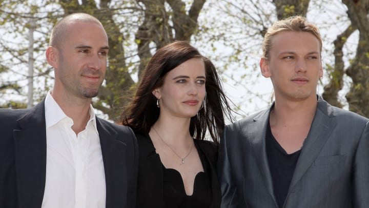 Joseph Fiennes, Eva Green, Jamie Campbell Bower