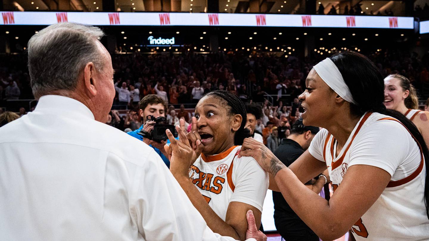 Vic Schaefer Proud of Texas Longhorns Amid Flu Outbreak, SEC Stretch