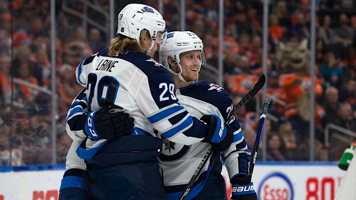 Winnipeg Jets v Edmonton Oilers