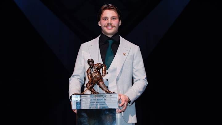 2025 Hobey BakerAward winner Isaac Howard is now a member of the Edmonton Oilers after signing his entry-level contract.