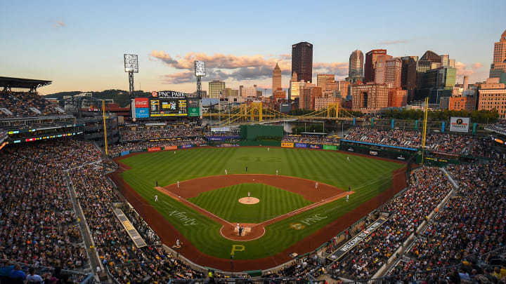 Pittsburgh Pirates bolster their lineup by signing free-agent