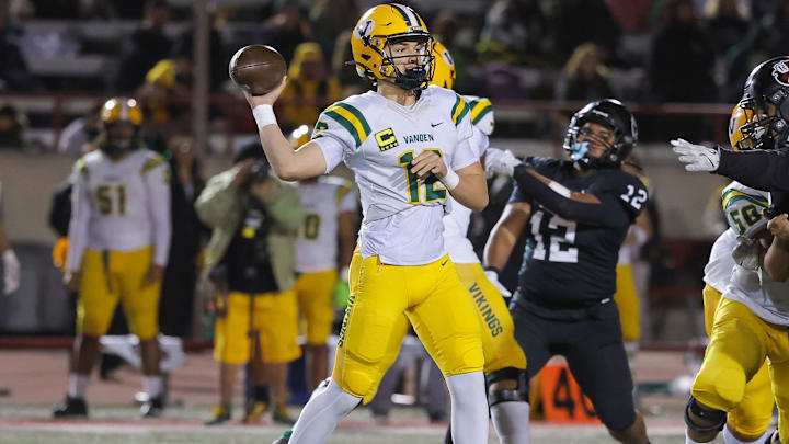 Vanden quarterback Kalani Mcleod.