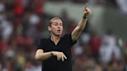 Filipe Luís ganha intertemporada para trabalhar no Flamengo. 