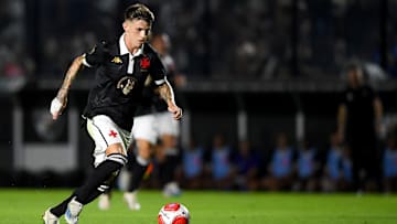 Orellano segue com o futuro incerto no Vasco.
