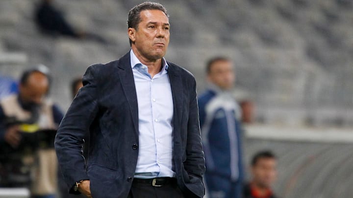 Raposa tem o técnico Vanderlei Luxemburgo no comando Raposa tem o técnico Vanderlei Luxemburgo no comando