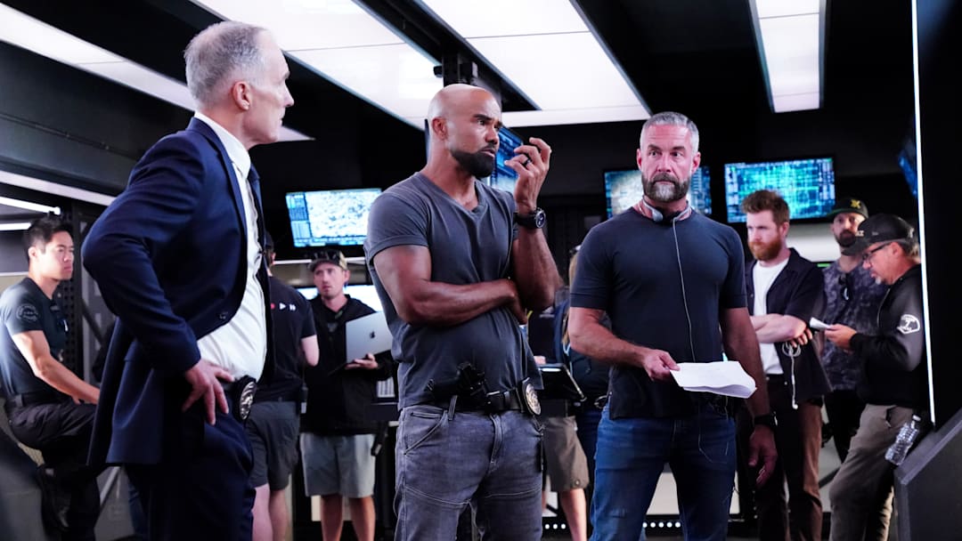 “Open Season” – 20-Squad must race to uncover a dangerous enemy intent on revenge. Also, Deacon and Tan butt heads over Tan’s changes to SWAT academy, on S.W.A.T., Friday, Jan. 31 (10:00-11:00 PM, ET/PT) on the CBS Television Network, and streaming on Paramount+. Series star Jay Harrington directs. Pictured (L-R): Patrick St. Esprit as Commander Robert Hicks, Shemar Moore as Daniel “Hondo” Harrelson and Jay Harrington as David "Deacon" Kay. Photo: Bill Inoshita/Sony Pictures Television/CBS
