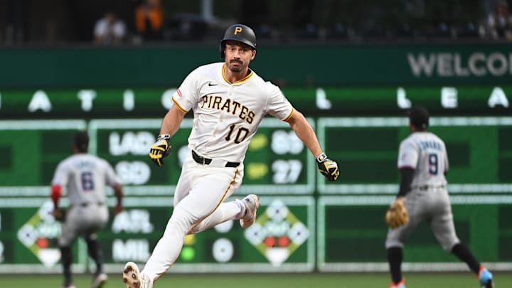 Bryan Reynolds has been on fire at the plate over the last week, so we're looking to the +520 value on his home run prop against the Cardinals on Monday.