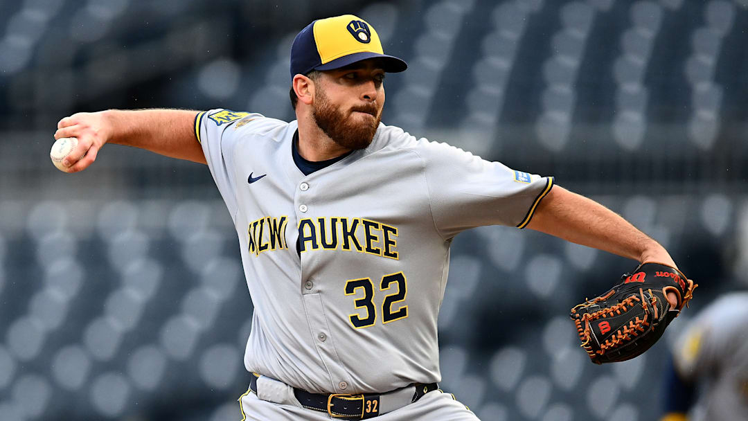 Milwaukee Brewers v Pittsburgh Pirates
