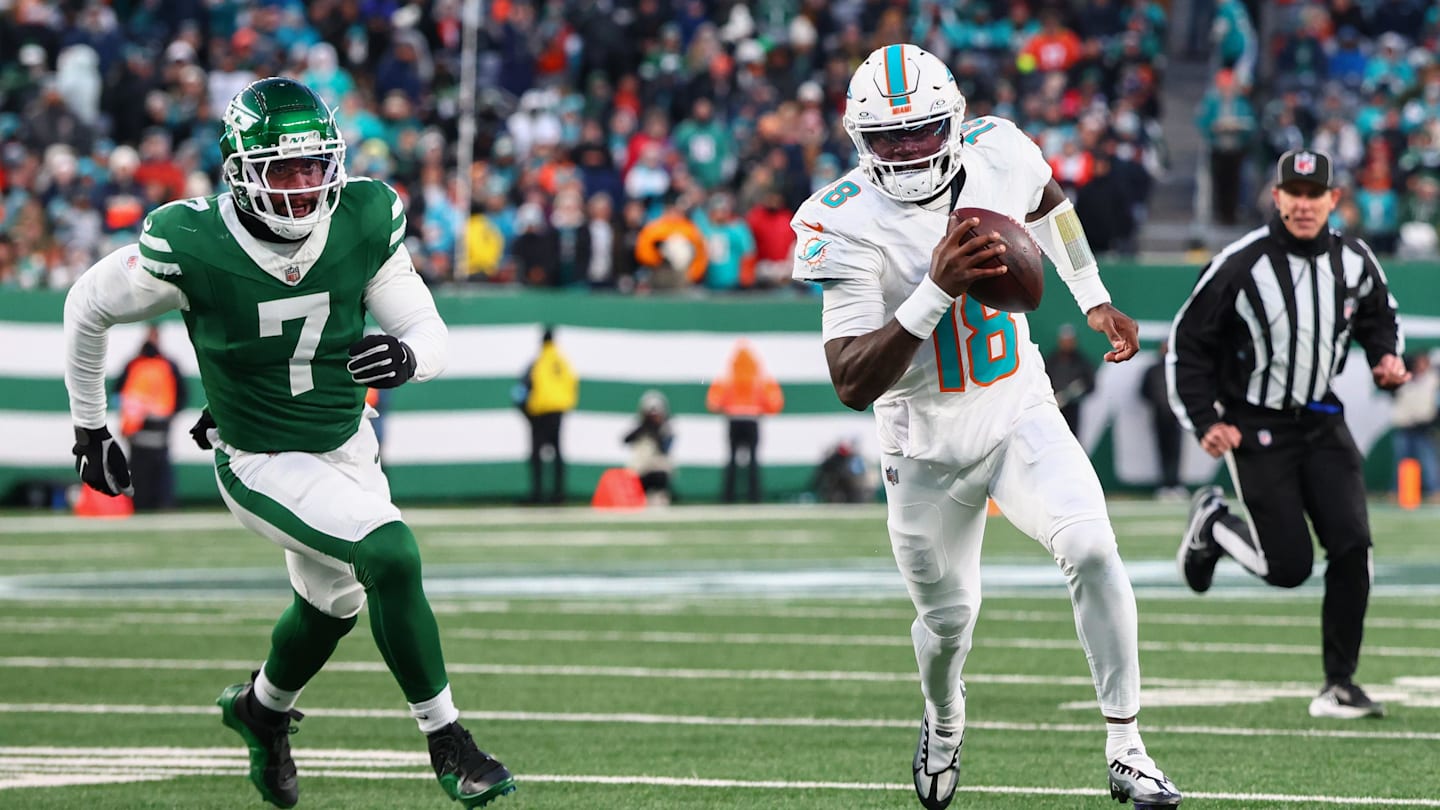 Miami Dolphins Facing Decision with QB Tyler Huntley
