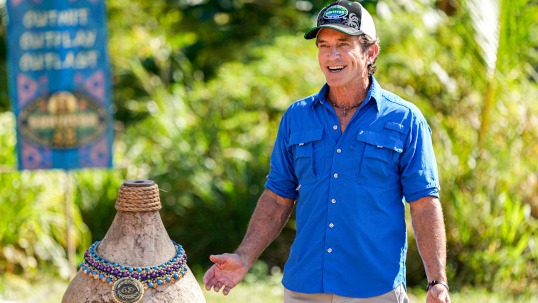 “Doing the Damn Thing” – A mad dash ensues when an opportunity to get ahead in the game lands on the beach. Then, information is a free-for-all when players talk strategy over a reward meal, on SURVIVOR, Wednesday, April 2 (8:00-9:30 PM, ET/PT) on the CBS Television Network, and available to stream on Paramount+* (live and on-demand for Paramount+ with SHOWTIME subscribers, or on-demand for Paramount+ Essential subscribers the day after the episode airs)*. Jeff Probst serves as host and