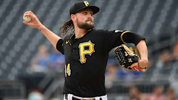 Toronto Blue Jays v Pittsburgh Pirates