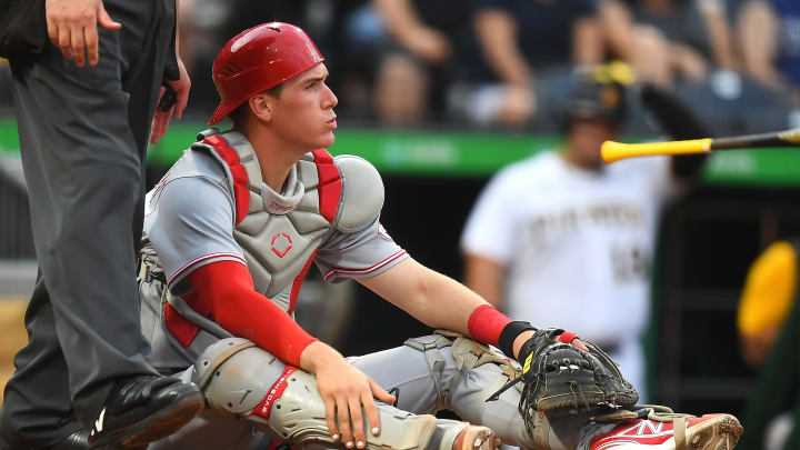 Reds catcher Stephenson reportedly to miss several weeks due to fractured  thumb