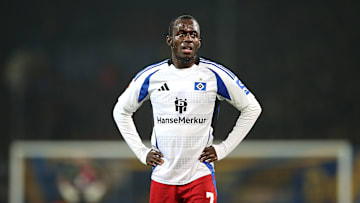 Jean-Luc Dompe rastet nach dem 2:2 gegen Schalke aus