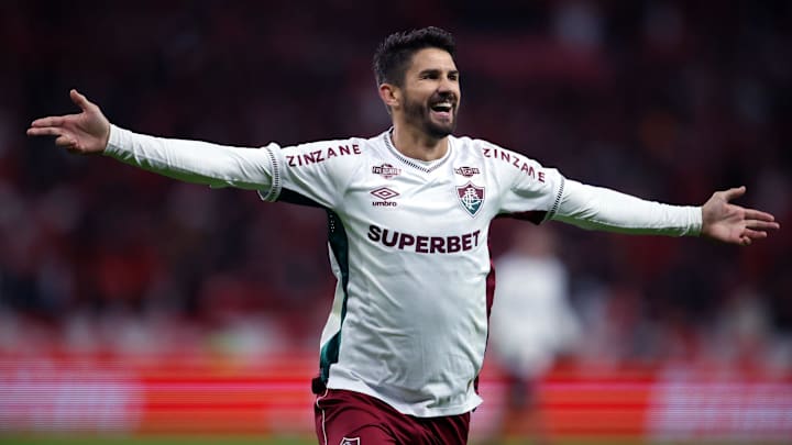 Everaldo decidiu para o Flu no Beira-Rio Everaldo decidiu para o Flu no Beira-Rio