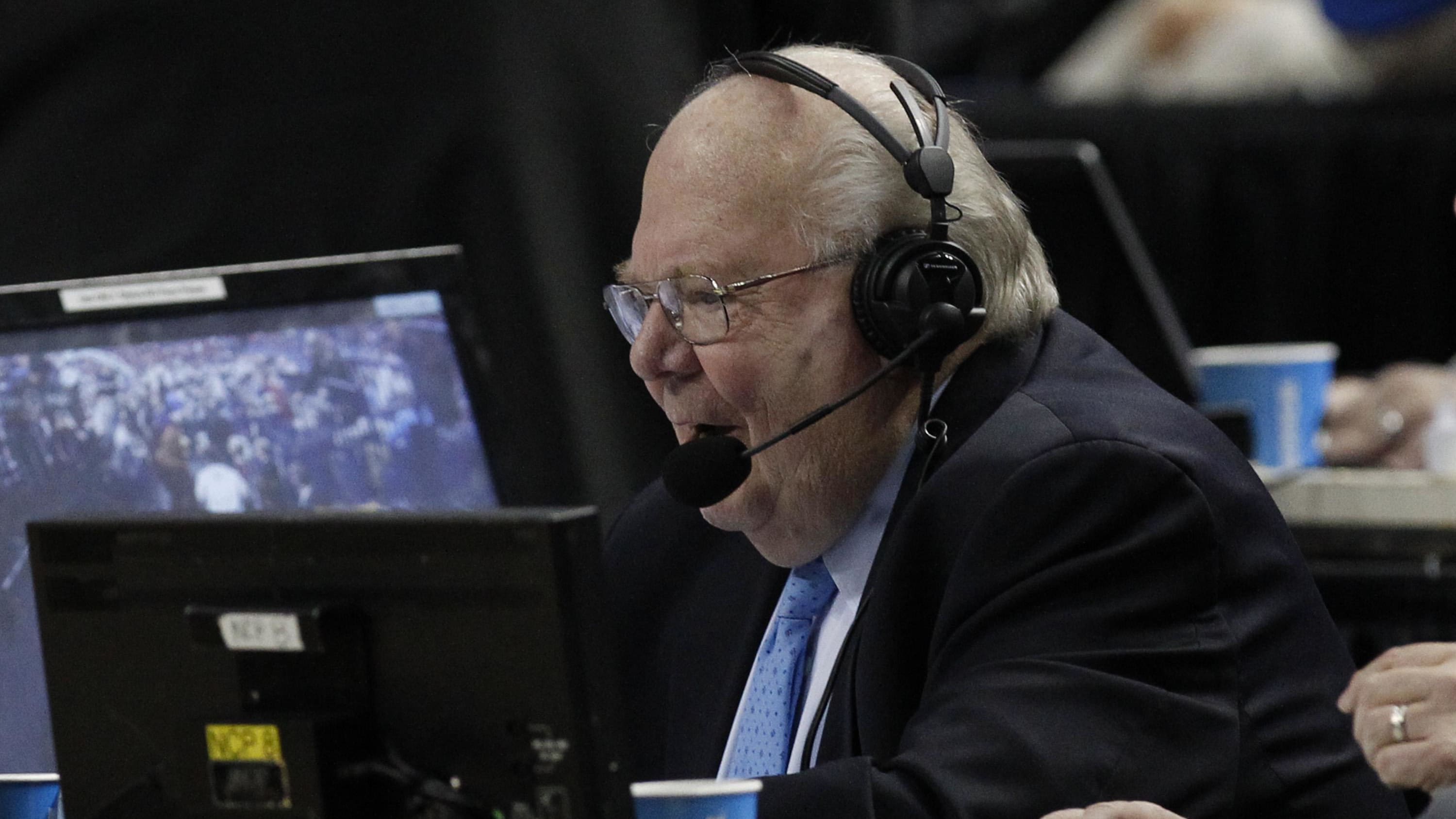 Sportscaster Verne Lundquist