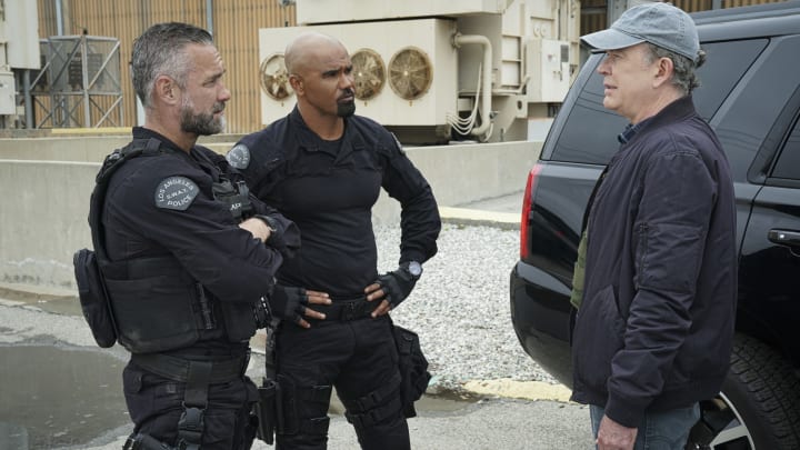 “Legacy” – The team works with the DEA and their iron-jawed leader, Mack Boyle (guest star Timothy Hutton), to stop a ruthless cartel boss waging war on the streets of Los Angeles as he exacts revenge on those who killed his son, on part two of the sixth season finale of S.W.A.T., Friday, May 19 (8:00-9:00 PM, ET/PT) on the CBS Television Network, and available to stream live and on demand on Paramount+*. Pictured (L-R): Jay Harrington as David "Deacon" Kay, Shemar Moore as Daniel "Hondo"