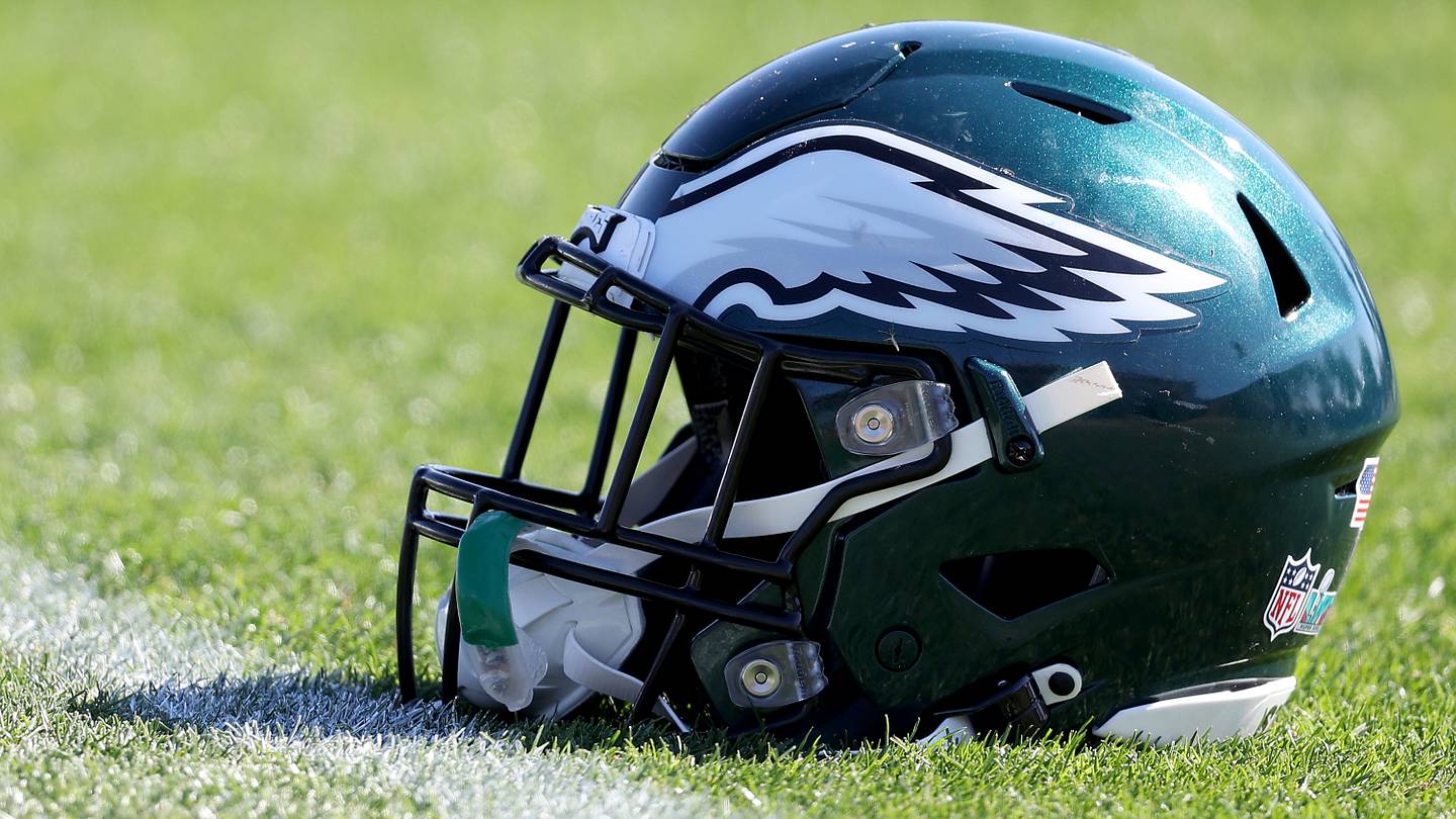 Former Eagles LB and rival exchange playful jabs over Philly's roster - Vimarsana News