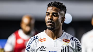 Hayner tem contrato com o Santos até o fim do ano que vem 