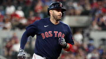 Boston debe considerar una extensión para J.D. Martínez